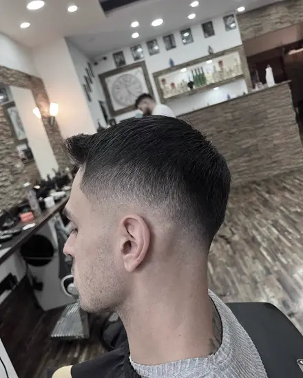 Schnitt 6 aus dem Salon