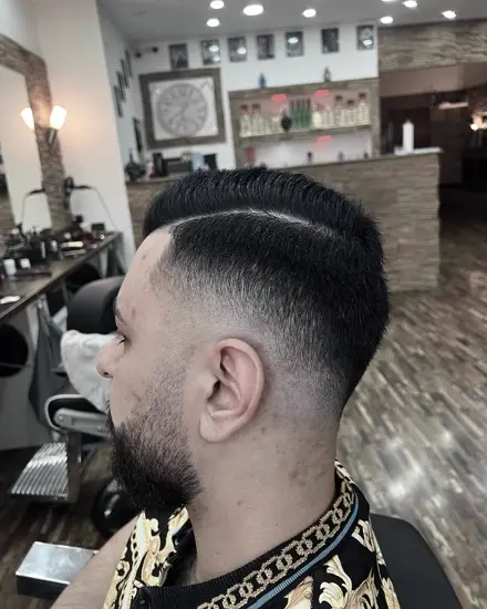 Schnitt 7 aus dem Salon