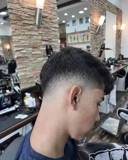 Schnitt 12 aus dem Salon