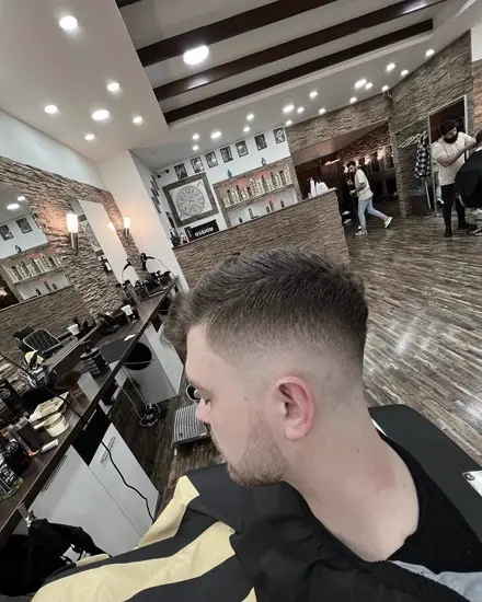 Schnitt 22 aus dem Salon